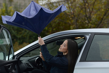 What Makes an Umbrella Such a Great Gift?
